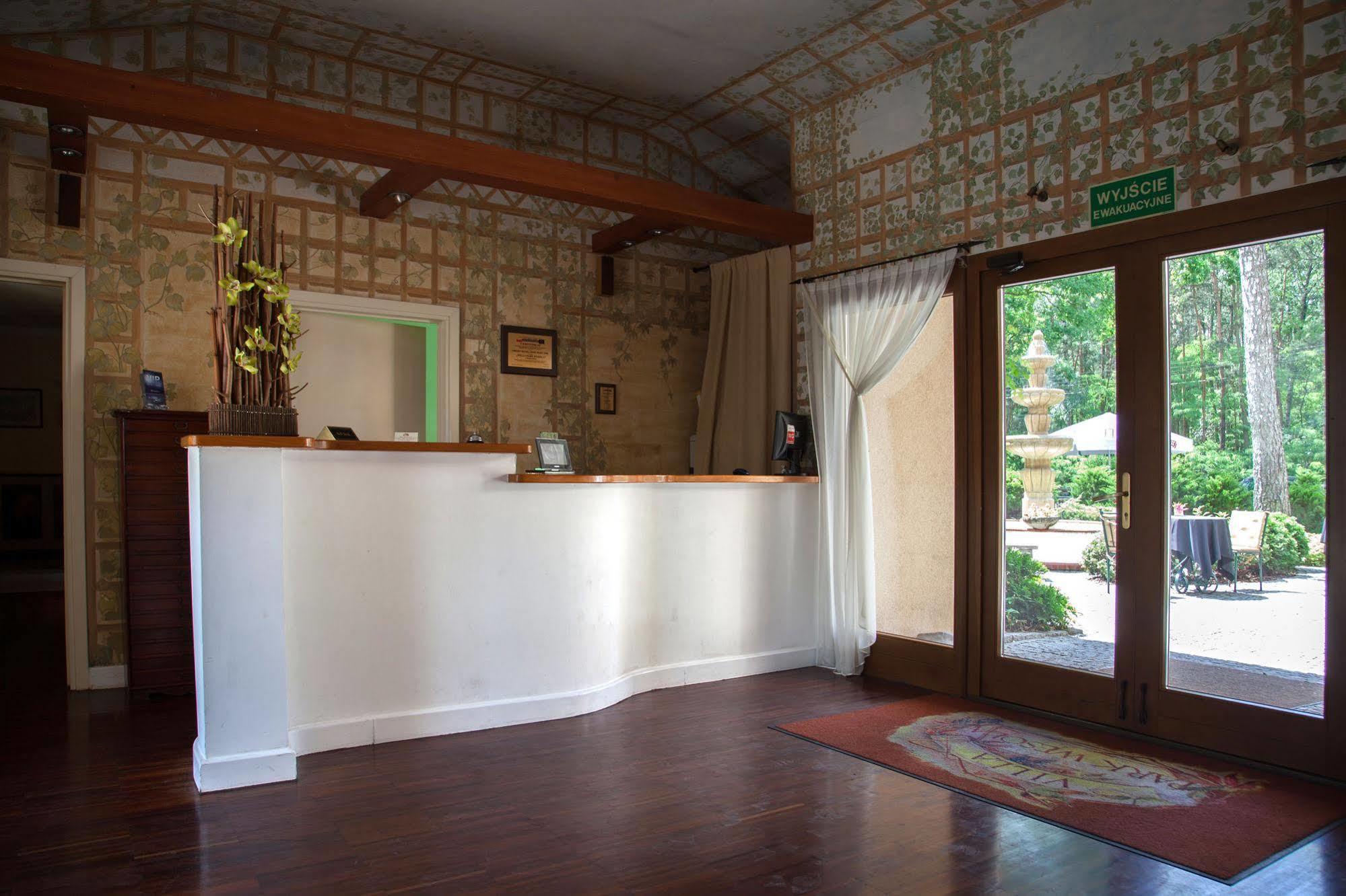 Villa Toscana Warszawa Bagian luar foto