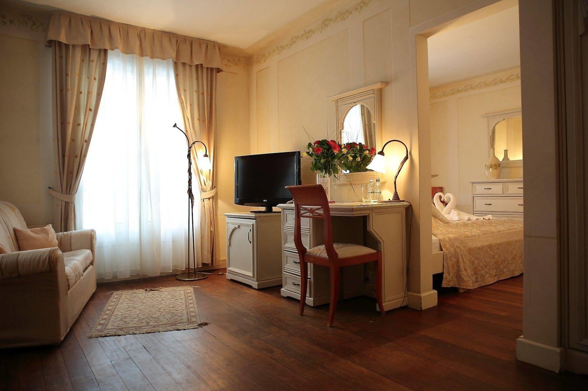 Villa Toscana Warszawa Bagian luar foto