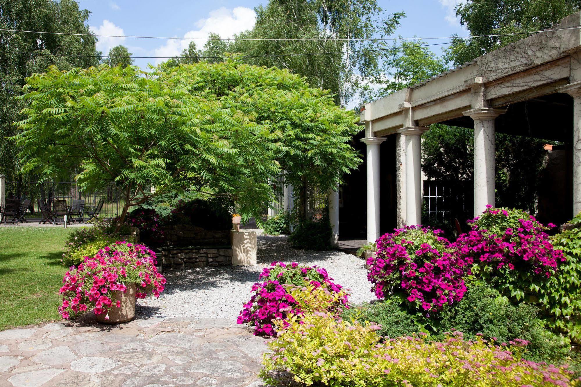 Villa Toscana Warszawa Bagian luar foto